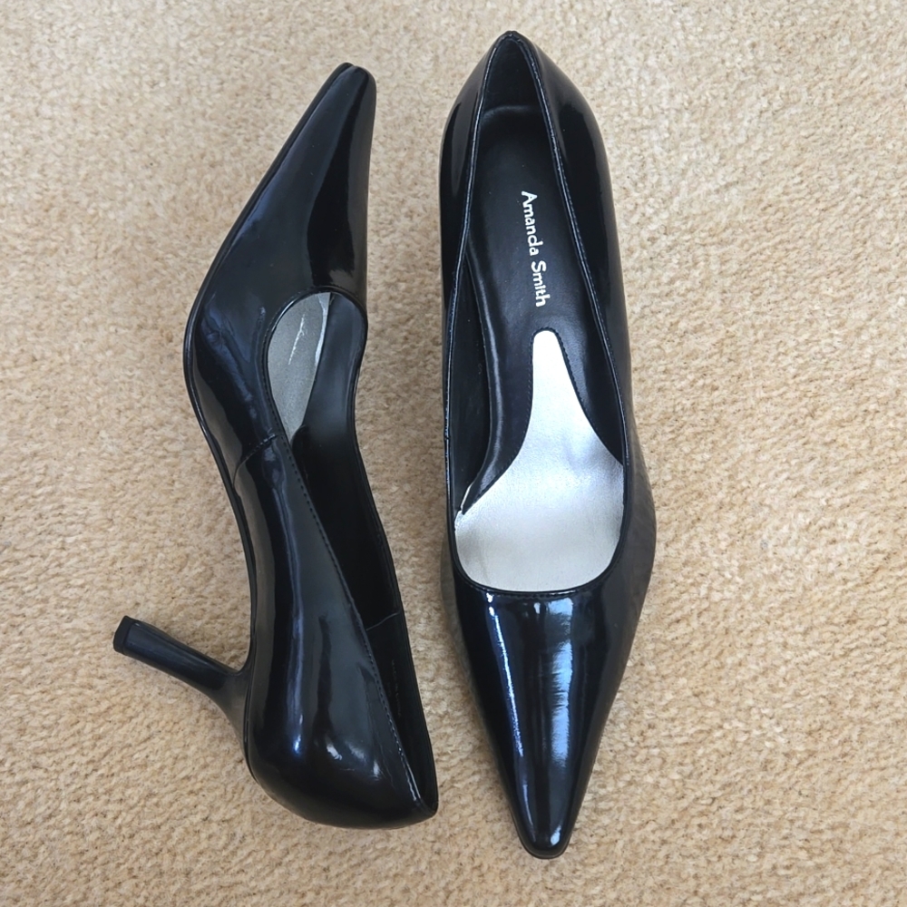 NEW! Amanda Smith "Rio" Black Patent Pump (9)